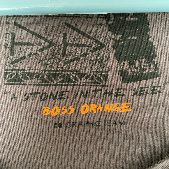 Hugo Boss XL layered T shirt - Picture 2 of 5